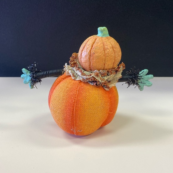 SET OF TWO *RETRO* HALLOWEEN DECORATIONS - Picture 3 of 4